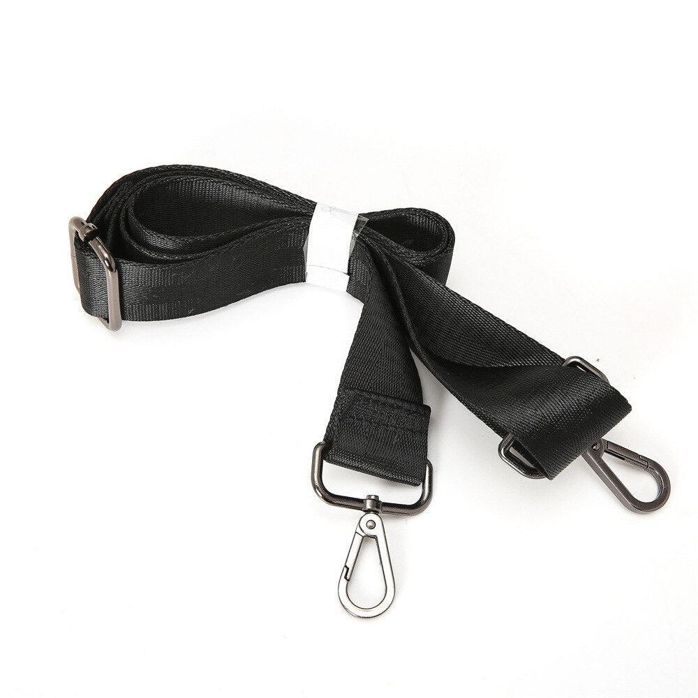Unisex travel or gym leather bag with large capacity shoulder strap. Very versatile for both men and women