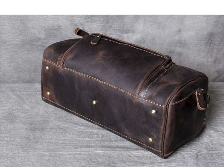 Travel bag for men / women in genuine leather. Versatile for any occasion for him and her for strong characters.