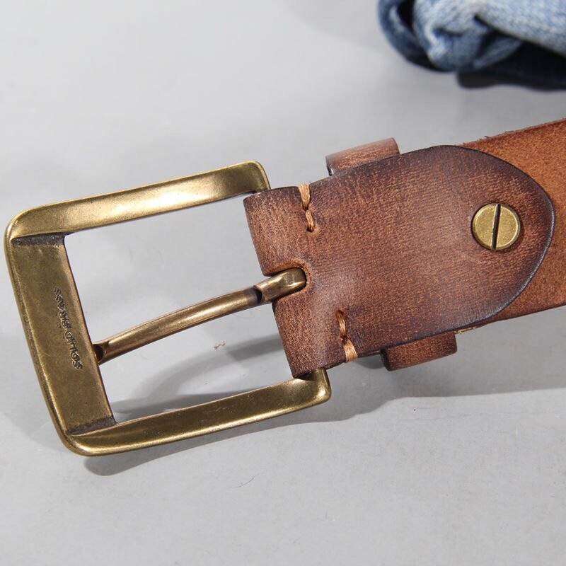Cinturón de hombre de cuero vintage de lujo hecho a mano con hebilla de cobre.